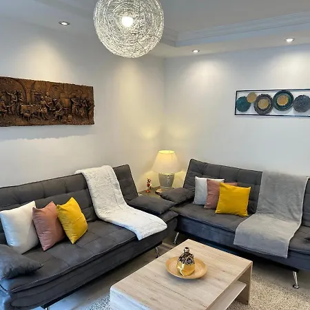 Guest house Cozy Nearmaintrainstation *